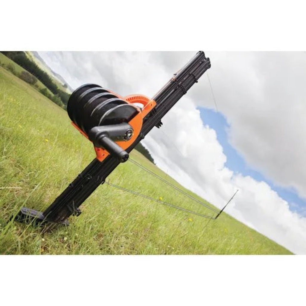 USA Grazing Systems Gallagher Smart Fence 2 portable electric fence system set up in a grassy field